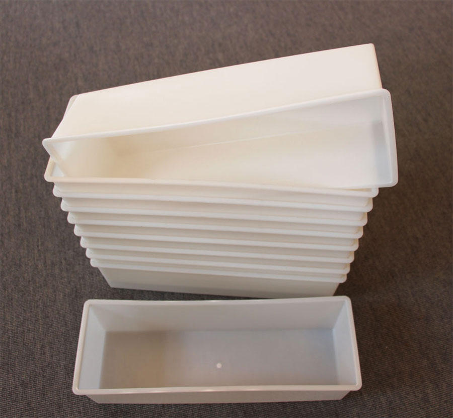 Stackable trays from PP